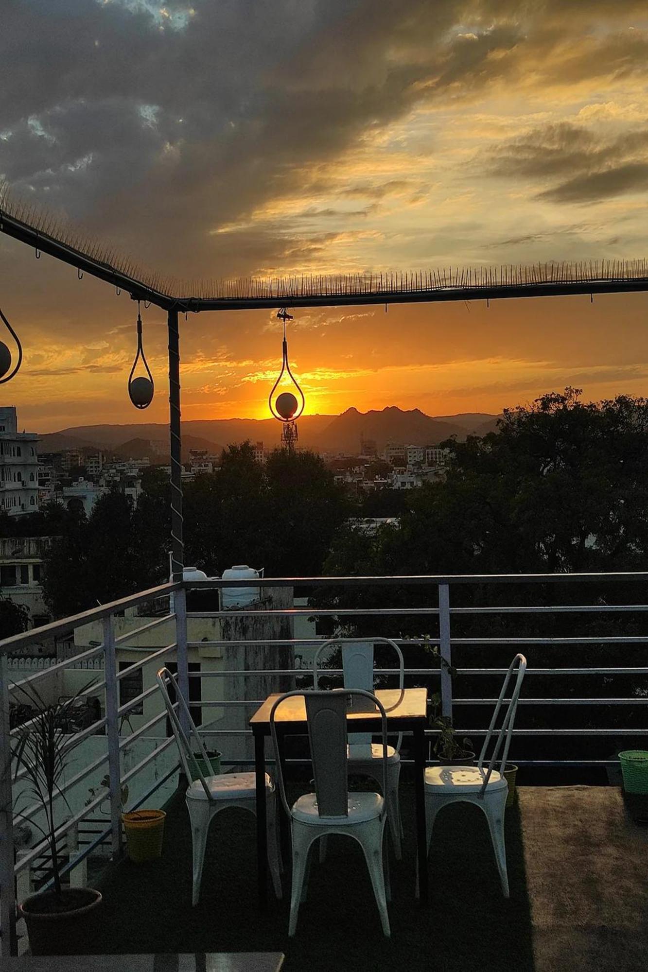 Hotel Lake Bridge Ουνταϊπούρ Εξωτερικό φωτογραφία